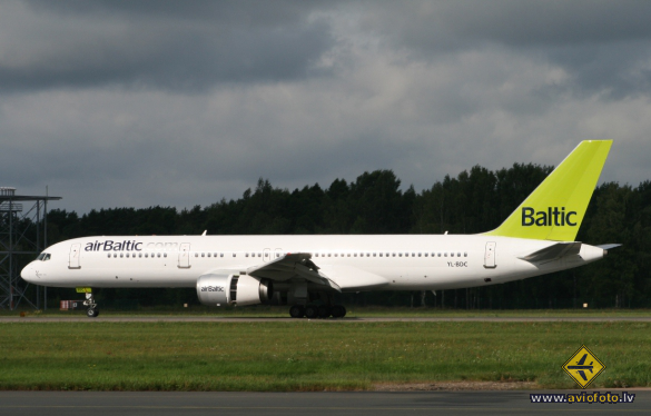 Boeing 757-256